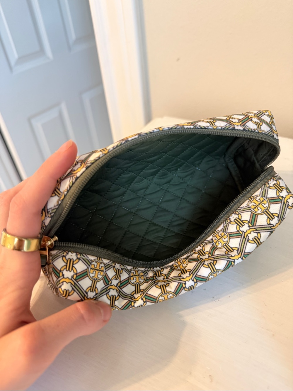 Tory Burch Green, Gold & White piper printed Cosmetic bag - Picture 6 of 6